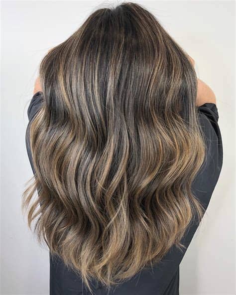 A great way to accentuate your natural hair color is to get lighter highlights. 50 Dark Brown Hair with Highlights Ideas for 2020 - Hair ...