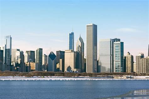 Downtown Chicago In Winter Stock Image Image Of Landmark 21225721