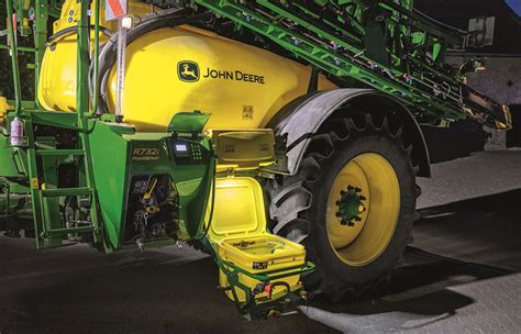 Small R Series John Deere Trailed Sprayers Get Extra Tech Farmers Weekly