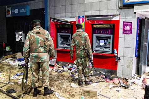Rioting Looting Continues In South Africa Deaths Up To 32