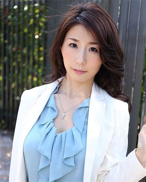 Sexy Actresses Office Ladies Pornstar Asian Beauty Blazer Stunning Collar Lady
