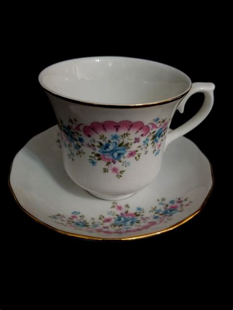Vintage Queen Anne Bone China Tea Cup And Saucer Property Room