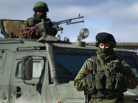 Ukrainian Servicemen Reported Shot By Masked Soldiers In Crimea The