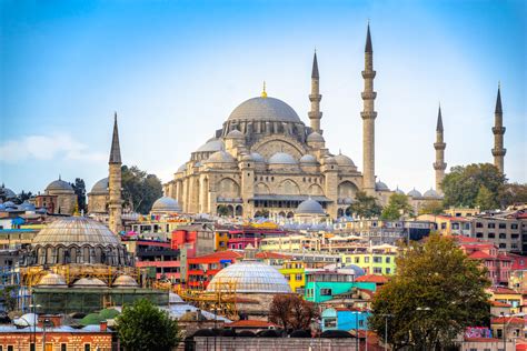 A spellbinding city where cultures collide. Discover Family-Friendly Istanbul