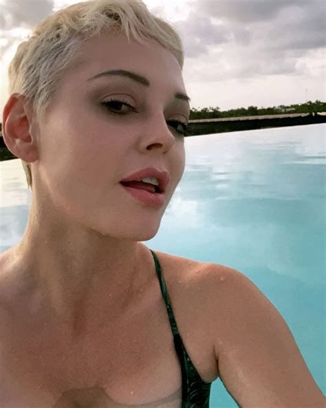 Rose McGowan Reveals She S Become A Permanent Resident Of Mexico It S