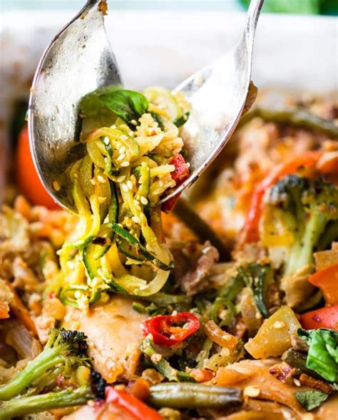 • 1 lb of chicken • 1 ¼ cup low sodium vegetable or chicken broth • ¾ cups minute brown rice • 2 tbsp parmesan cheese • 2 cups chopped broccoli (fresh or frozen.) • 1 tsp dried minced onion • 1 tsp dried minced garlic • ½ tsp celery seed Drunken Chicken Zoodle Casserole {Paleo Option} | Cotter ...