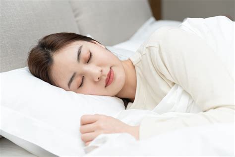 Side Sleeping Which Side Is Best And How To Do It