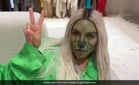 Watch Kim Kardashians Daughter Gives Her Grinch Inspired Makeover
