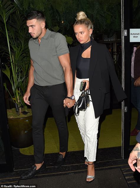 Love Islands Molly Mae Hague Looks Chic In A Stylish Monochrome Outfit Daily Mail Online
