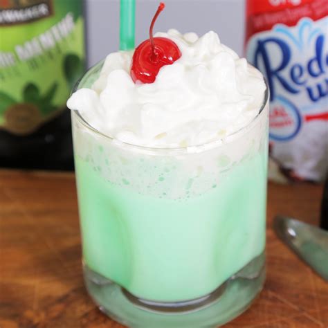 Mcdonald S Iconic Shamrock Shake Gets A Grown Up Twist Recipe Yummy Milkshake Recipes
