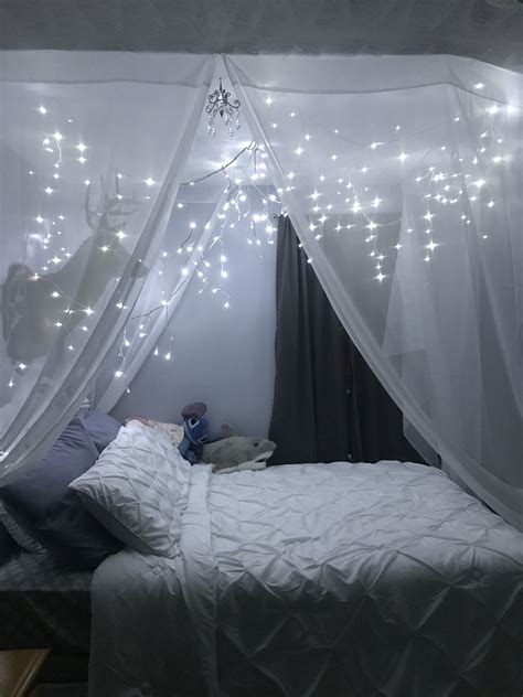 25 Canopy Bed Bedrooms With Fairy Lights Untuk Mempercantik Ruangan