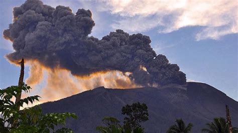 Aktivitas Gempa Vulkanik Gunung Gamalama Menurun Tribunnews Com
