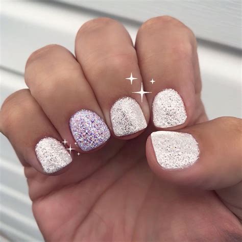 Sparkling Gel Manicure For A Glamorous Summer Look