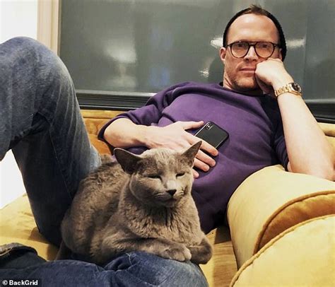 paul bettany says it was an unpleasant feeling to have texts to johnny depp read at libel