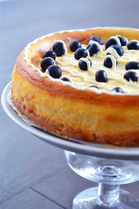 Make this keto cheesecake with no effort! Keto Cheesecake - New York Baked Cheesecake | Recipe | Low carb cheesecake recipe, Best keto ...