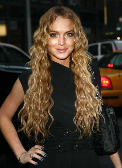 lindsay lohan beautiful long hair gorgeous women curly hair styles natural hair styles