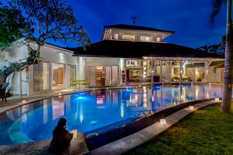 Villas Oberoi Laksamana à Vendre Leasing Seminyak Bali