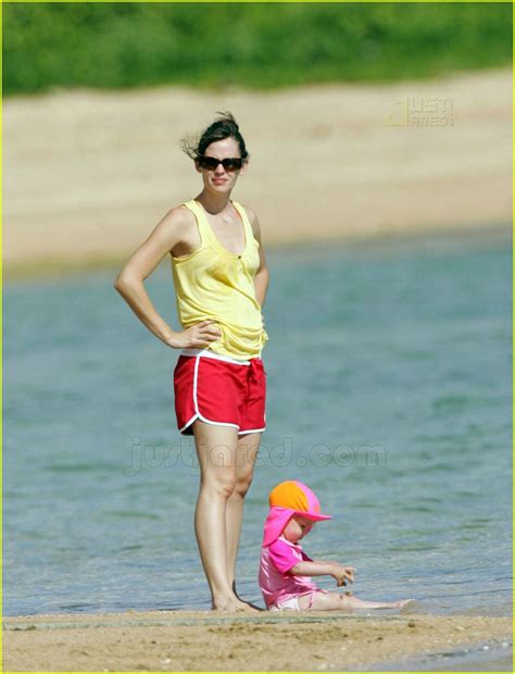 Jennifer Garner Daughters Day The Beach Photo 447851 Photos Just Jared Celebrity News