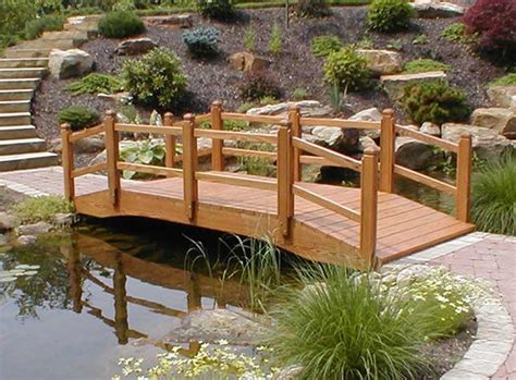 jembatan kayu lucu  taman rumah minimalis rancangan desain rumah
