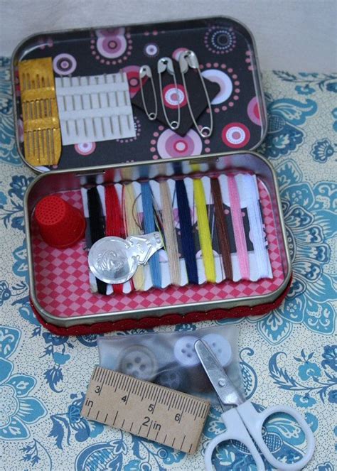 Altered Altoid Tin Traveling Sewing Kit Por Oblations En Etsy Sewing