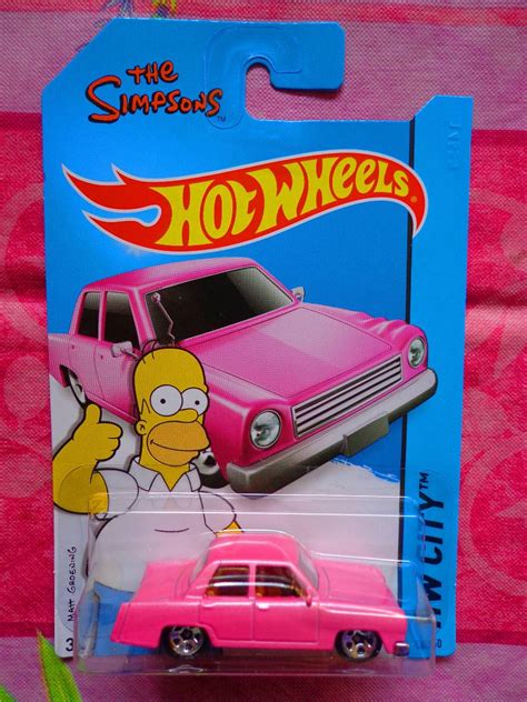 Uno de ellos estaba en la parte de atrás de un carro y el otro estaba limpiando el vehículo, ayudando a su familia a conseguir algo de dinero. Hot Wheels Carro Rosa De Los Simpsons - $ 135.00 en ...