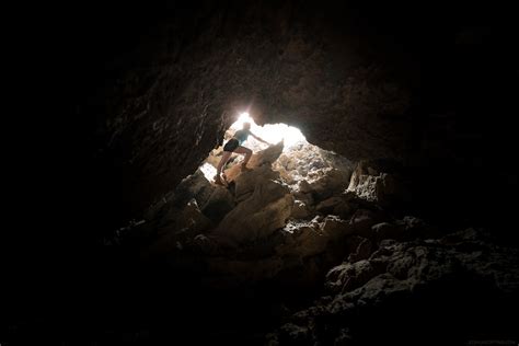 Desert Cave Pictures Download Free Images On Unsplash