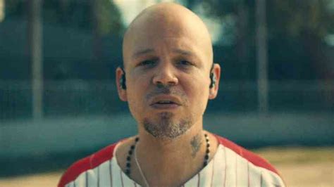 Residente ex Calle 13 desnuda su alma en su nueva canción René