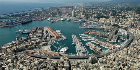 Risultati, dirette e indiscrezioni di mercato: Panorama of the port of Genoa, Italy wallpapers and images - wallpapers, pictures, photos