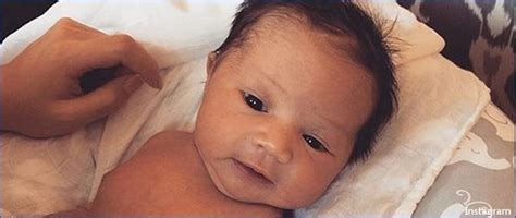 Chrissy Teigen And John Legend Share First Photo Of Daughter S Face Reality Tv World