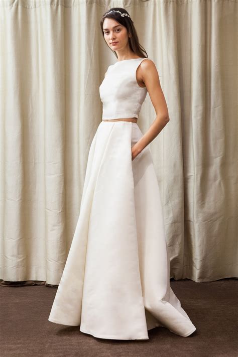 For beachy brides, big gowns just won't do. Under $1,000 Beach Wedding Dresses: 23 Romantic Wedding ...