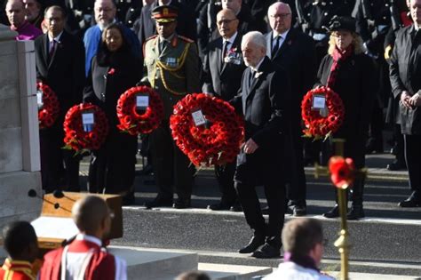 Boris criticised for upside down wreath and Corbyn for ‘tiny bow