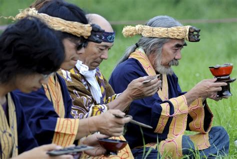 Suku Ainu Di Hokkaido Penduduk Asli Jepang Yang Terlupakan