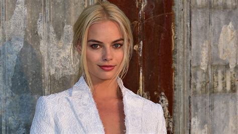 Chic Cancerian Margot Robbie Zodiac Sign And Astrology