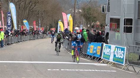Crée en 1971, l'étoile de bessèges a aujourd'hui 43 ans, son président fondateur roland fangille avec une petite équipe de bénévoles passionnés de vélo ne pensait pas. Etoile de Bessèges 2015 Etape #2 : Roy Jans s'impose à Allègre-les-Fumades. - YouTube