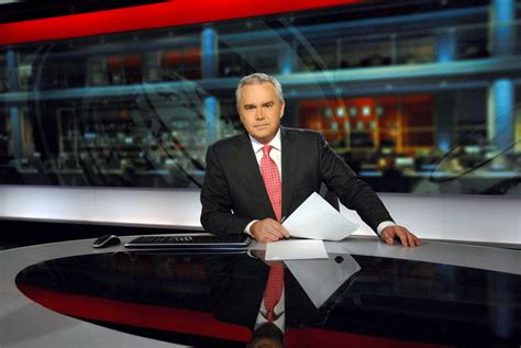 Bbc news provides trusted world and uk news as well as local and regional perspectives. Huw Edwards reacts to Twitter fan account and changes News at Ten pose - Radio Times