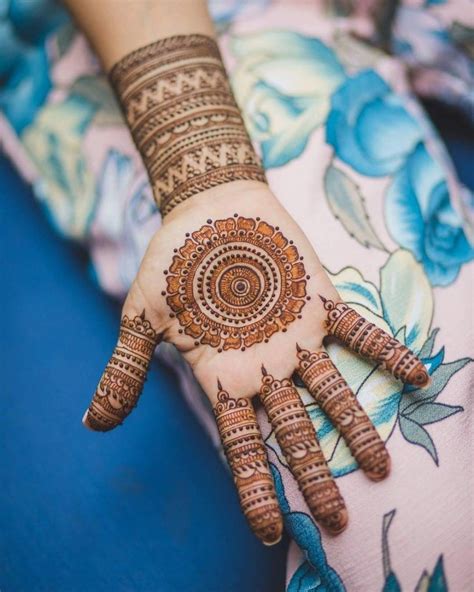Beautiful And Stylish Henna Mehndi Designs For Hand Style Your Wife