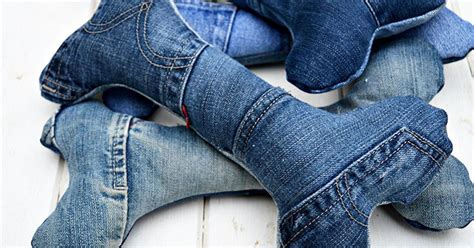 30 Ways To Use Old Jeans For Brilliant Craft Ideas Old Jeans Jeans Olds
