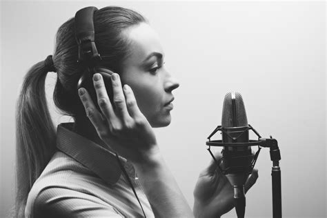 Professional Voice Over Artist English Voice Talent Agency