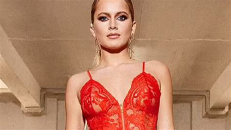Love Islands Tasha Ghouri Goes Viral In Red And Pink Lingerie Page