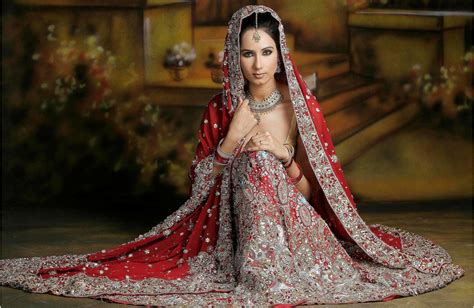 27 Traditional Indian Bridal Dresses Godfather Style