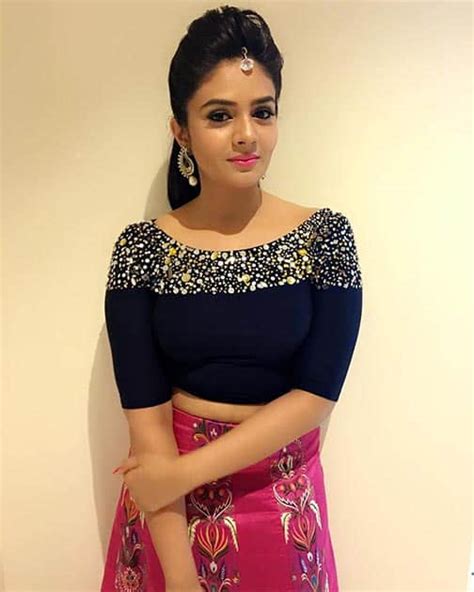 Sana Khan Instagram Sreemukhi Instagram News Zee News