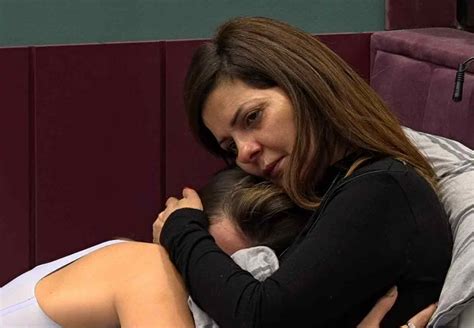 תמלוגי הגז למדינה בשנת 2020: זהבה נשברה בבכי בלייב: "אחותי כבר התקשרה ואמרה שאמא נפטרה" - האח הגדול 2021 - עונה 11