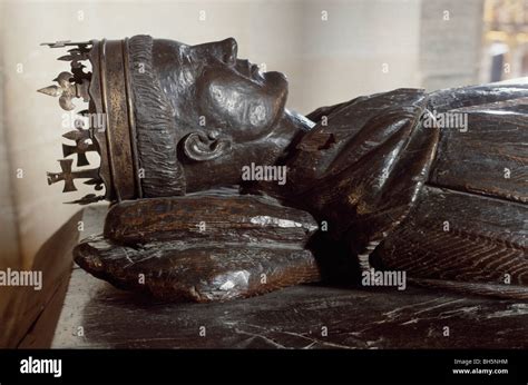 King Henry V Reigned 1413 1422 Wooden Effigy On His Tomb In