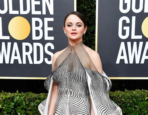 Joey King From Golden Globes 2020 Red Carpet Fashion E News