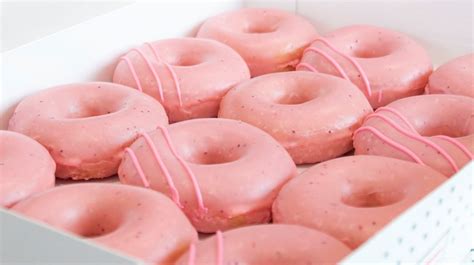 Krispy Kremes Strawberry Glazed Donuts Are Making A Delicious Return