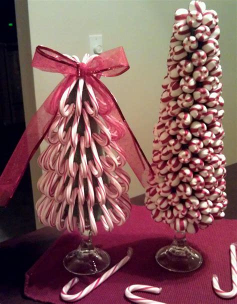 40 Creative Diy Christmas Table Centerpieces Ideas Roundecor Candy Cane Christmas Tree Diy