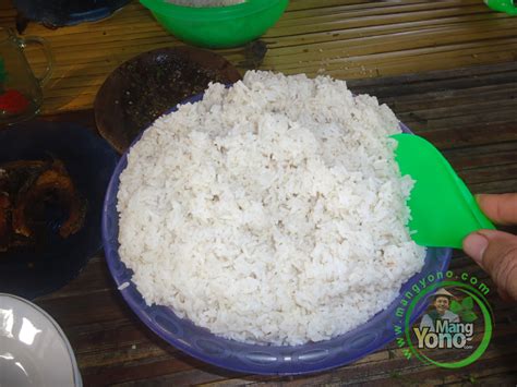 Nasi putih adalah makanan pokok yang cocok dengan apa saja: Perbedaan Memasak Nasi Dengan Dandang Dan Rice Cooker - Tips Membedakan