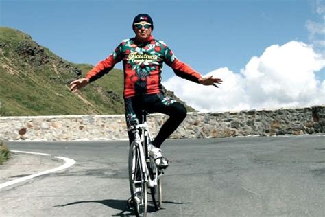 The Impressive Story Of The 77 Year Old Who Descended The Stelvio At