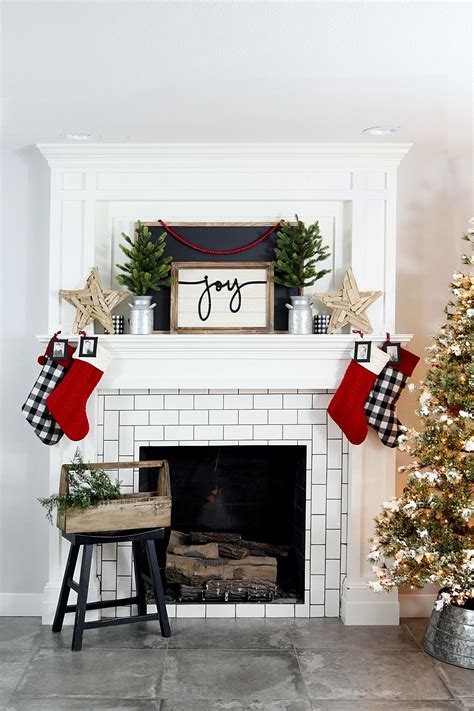 Beautify Your Home With These Farmhouse Christmas Mantel Decor Architect To