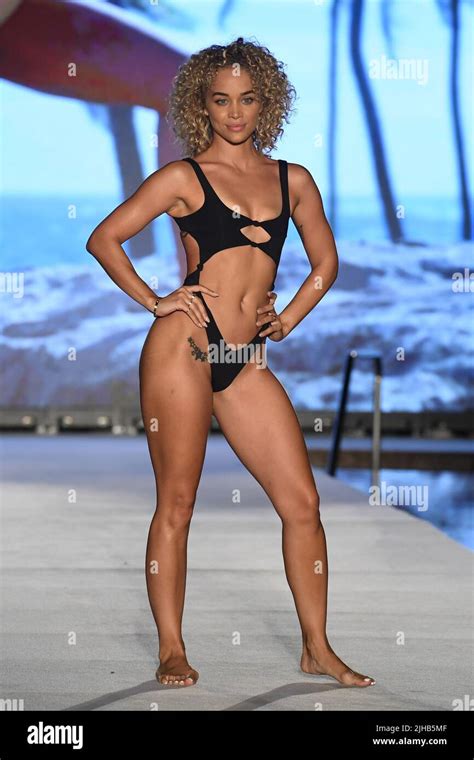 Miami Beach Fl July 16 Jasmine Sanders Walks The Runway For Sports Illustrated Swimsuit